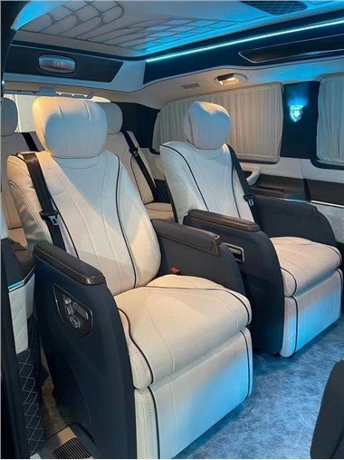 W447 के लिए उत्तम तकनीकी हॉट सेलिंग मल्टीफंक्शनल लक्ज़री कार लिफ्टिंग टीवी पार्टीशन