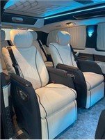 Вишукана технічна гаряча продажна багатофункціональна розкішна автомобільна телевізійна перегородка для W447