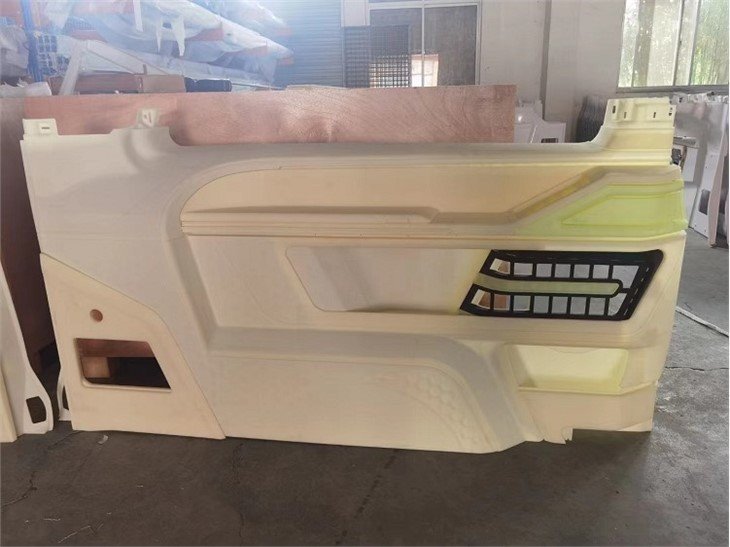 w447 with lifting tv partition(001)